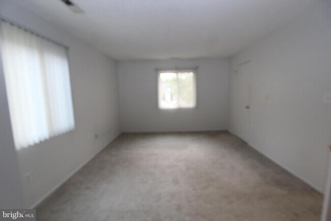 Building Photo - 2114 Aspen Dr