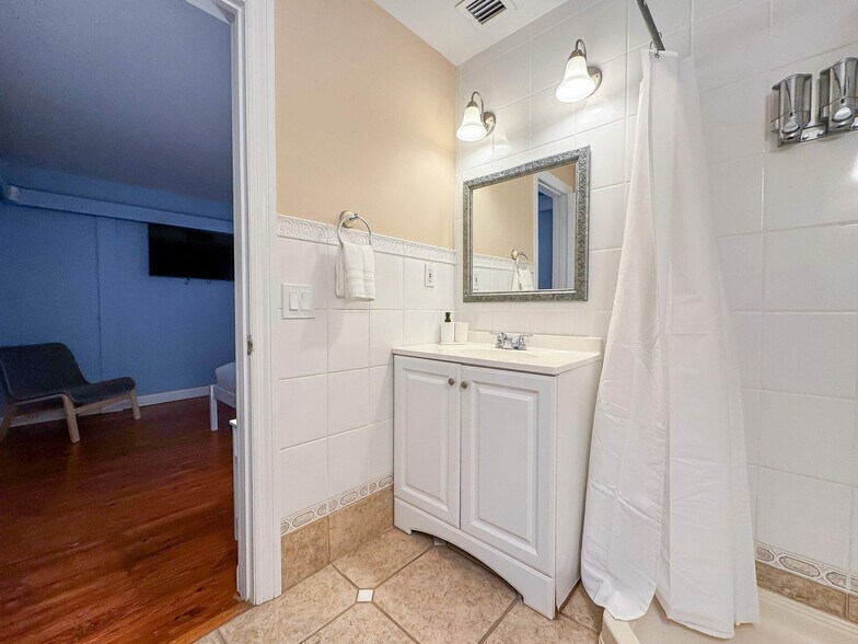 Building Photo - 3638 St Gaudens Rd