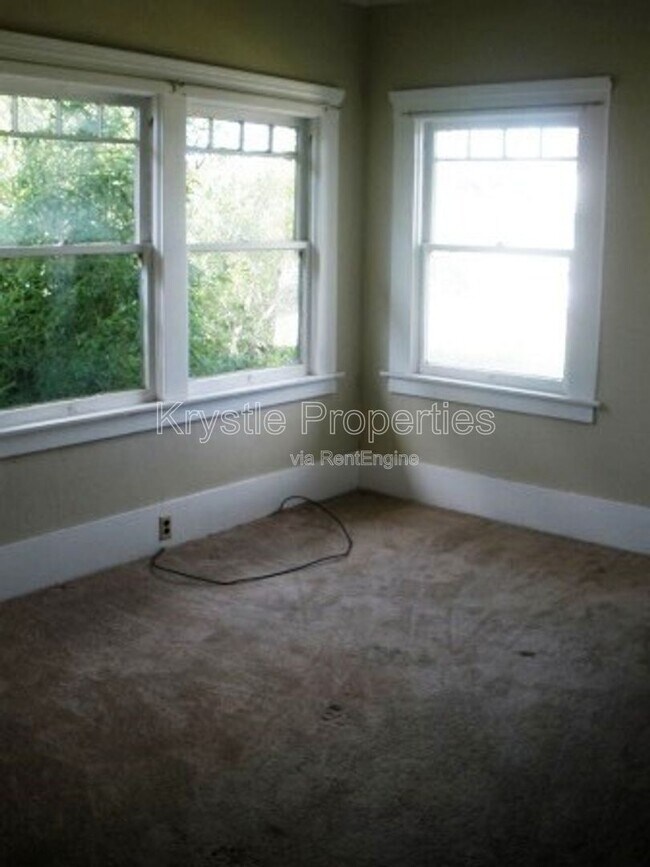 Building Photo - 1026 Carolina St