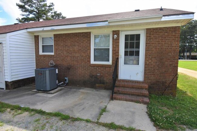 Building Photo - 2 bedroom in Pikeville NC 27863