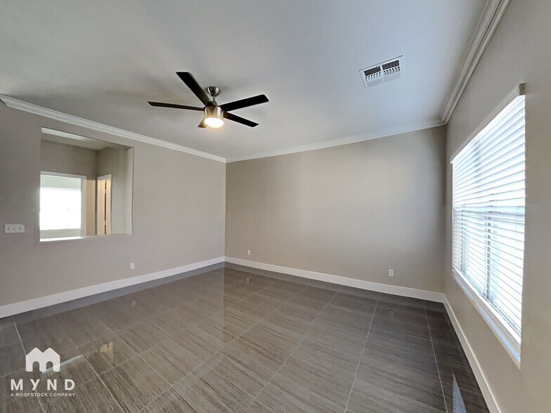 Building Photo - 4643 E Rousay Dr