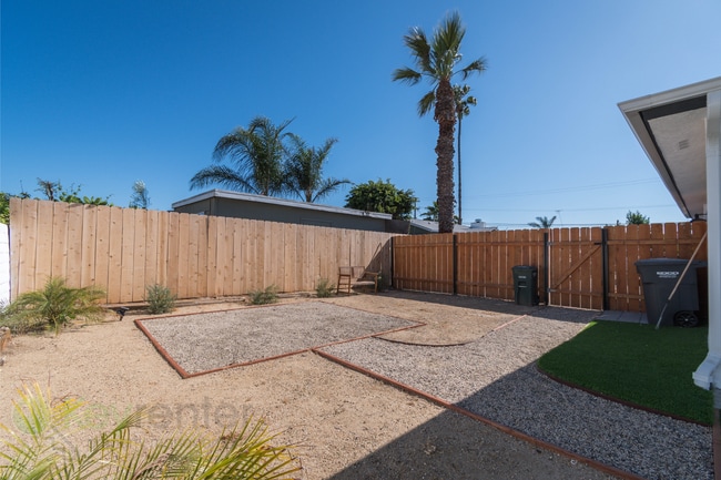 Building Photo - Beautifully Renovated 2BD | 1.5BA Duplex –...