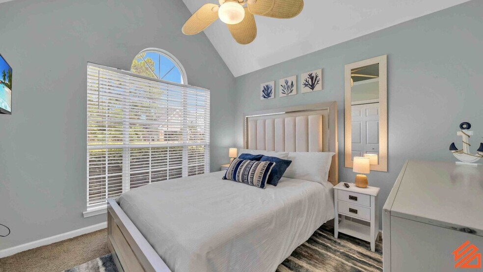 Building Photo - 111 Hidden Lakes Dr