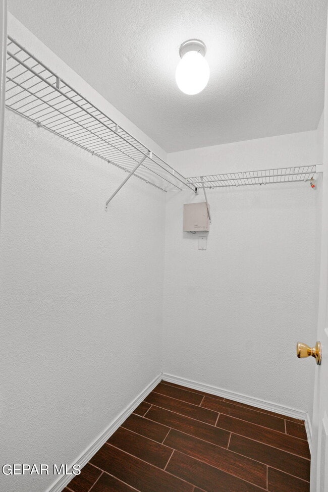 Building Photo - 4081 Tierra Bronce Dr