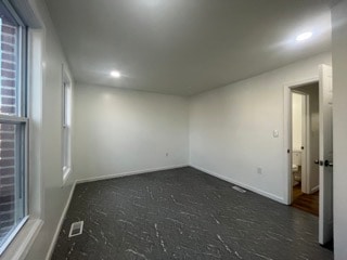 Building Photo - 608 W 6th St