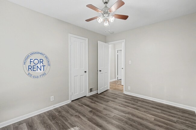 Building Photo - 1401 N Ballenger Hwy