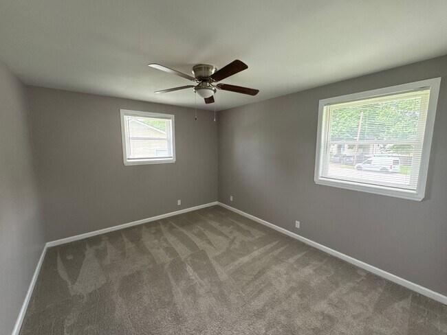 Building Photo - 382 Monaco Dr