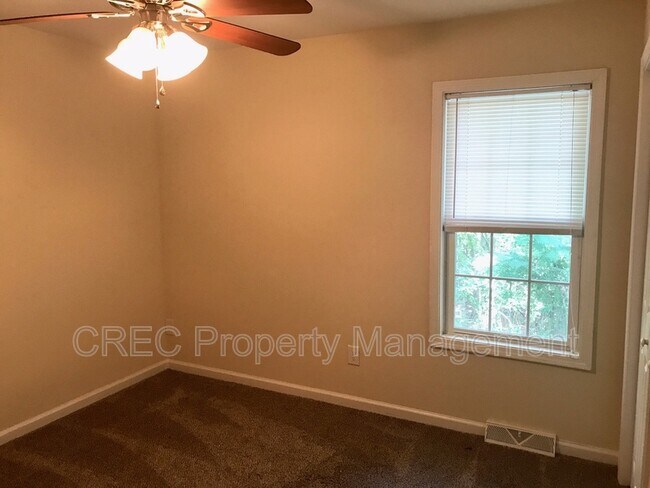 Building Photo - 205 Weber Rd