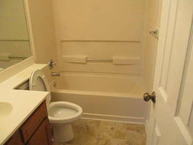 Building Photo - 650 Cedar Point Blvd