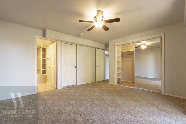 Building Photo - 9631 Stoneglen Dr