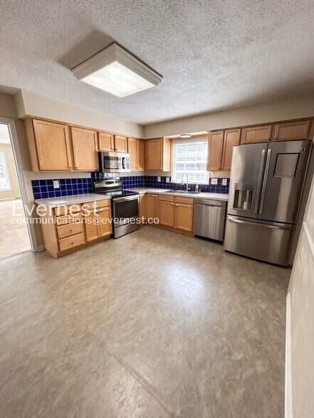 Building Photo - 1231 Willowlake Ct