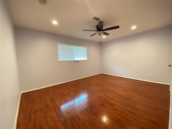Building Photo - 5330 Wigton Dr