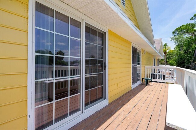 Building Photo - 8128 Papaya St
