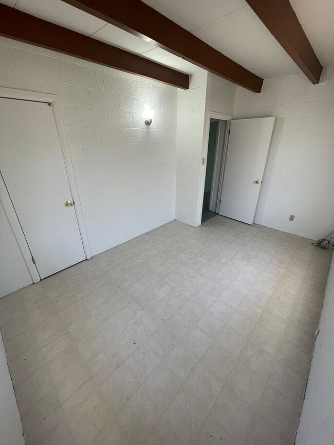 Building Photo - Cute 3-bedroom, 1-bathroom Home