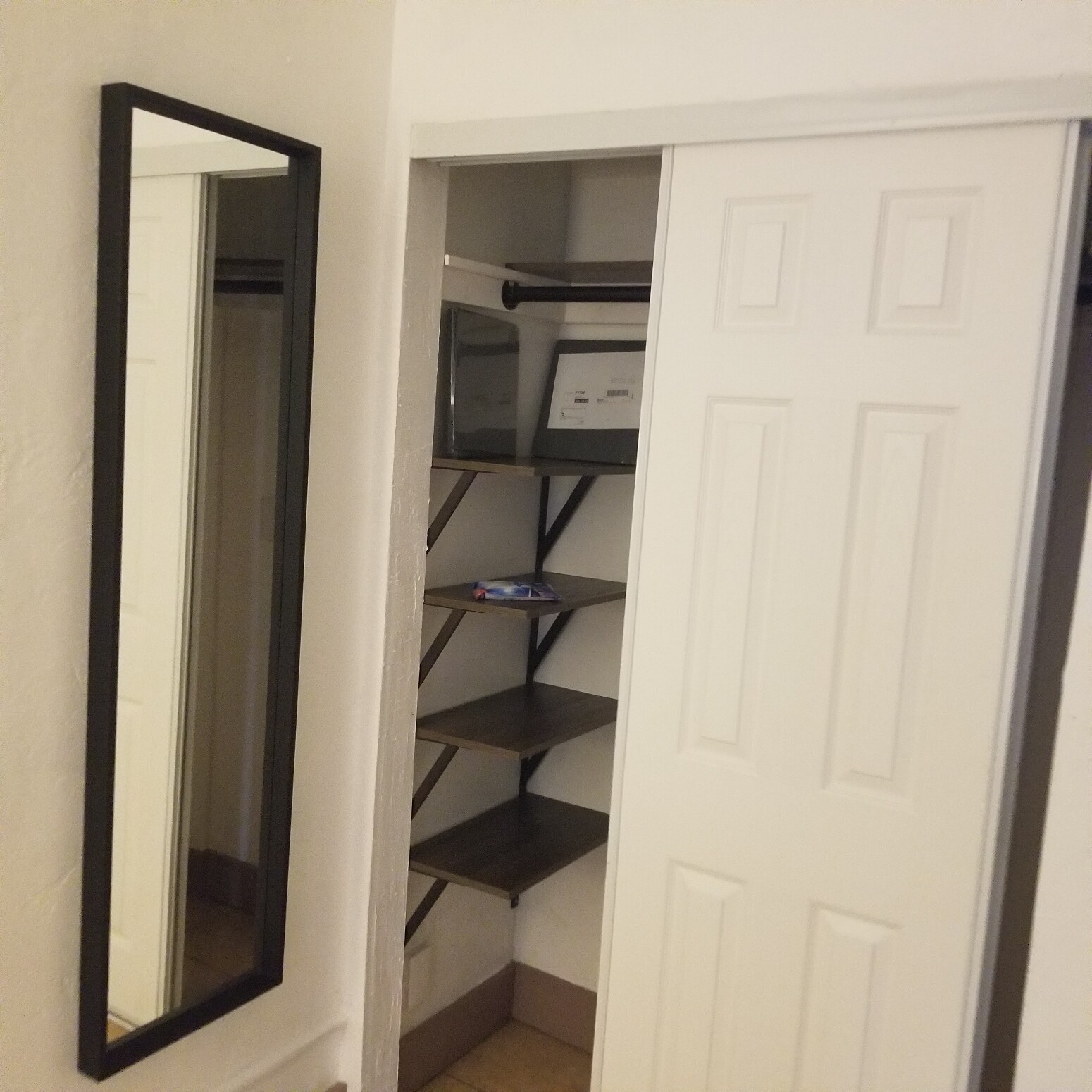 Building Photo - 1952 Madison St