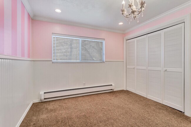 Building Photo - 1222 W Shields Ln