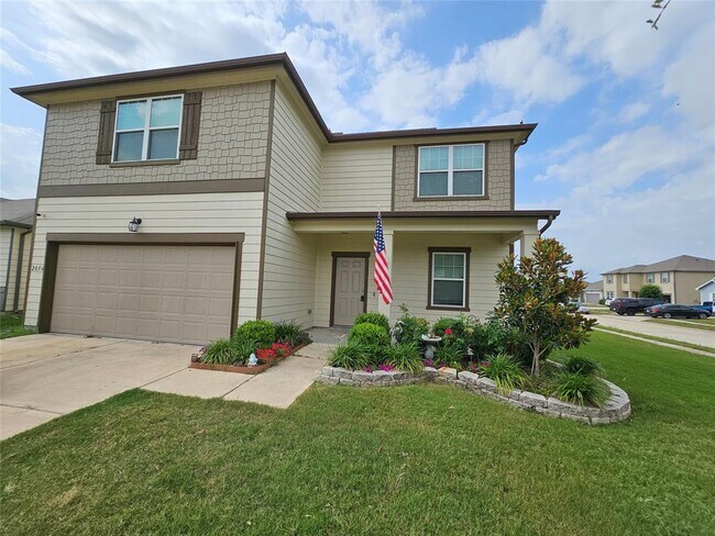 Building Photo - 2056 Spindletree Ln