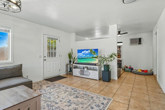 Building Photo - Single-Story 3 Bedroom Home in Quiet El Do...