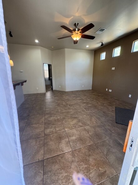 Building Photo - 4600 6th St NW