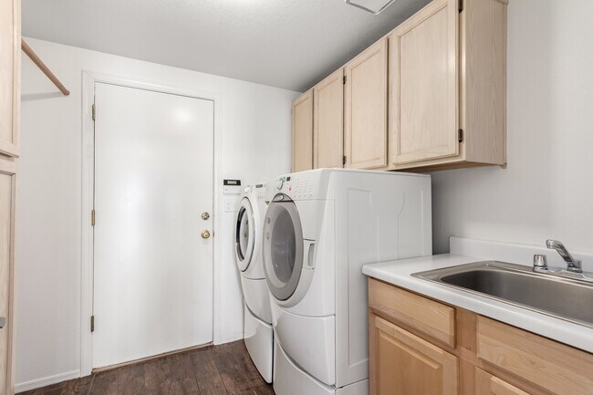 Building Photo - 9003 E Aster Dr