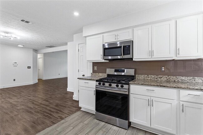 Building Photo - 140 Grayland Creek Dr