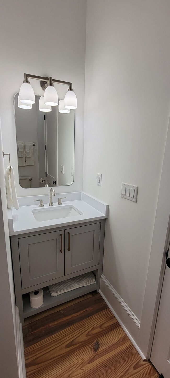 Building Photo - 506 N Beach Blvd