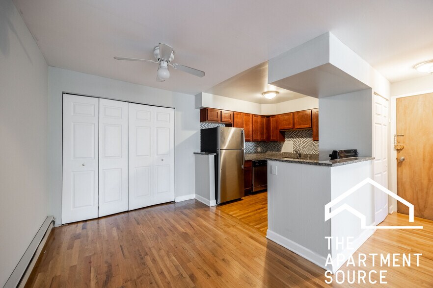 Building Photo - 1435 N Dearborn St