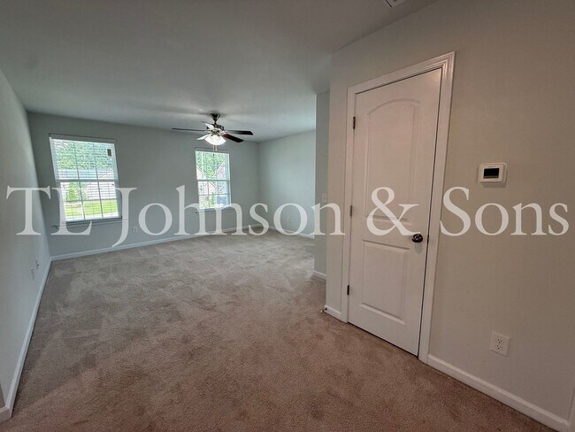 Building Photo - 2925 Grassy Knoll Cir