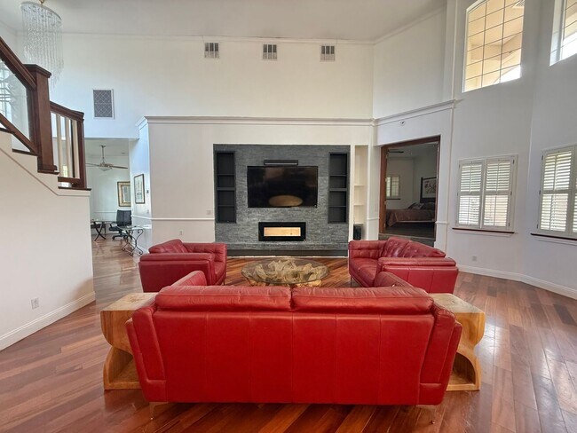 Building Photo - Partially Furnished 3 Bedroom / 2.5 Bathroom Custom Home in Sandhill Estates gated community!