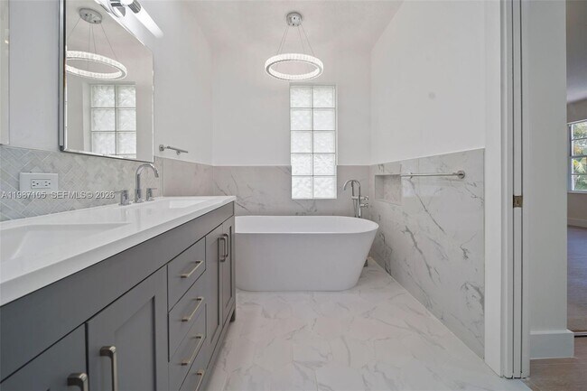 Building Photo - 174 Satin Leaf Dr