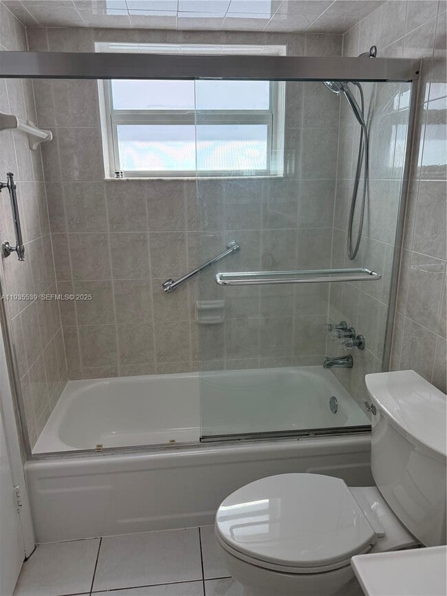 Building Photo - 5061 W Oakland Park Blvd