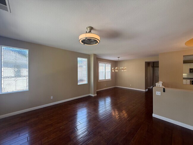 Building Photo - Spacious 3BR/2.5BA Home with Gated Communi...