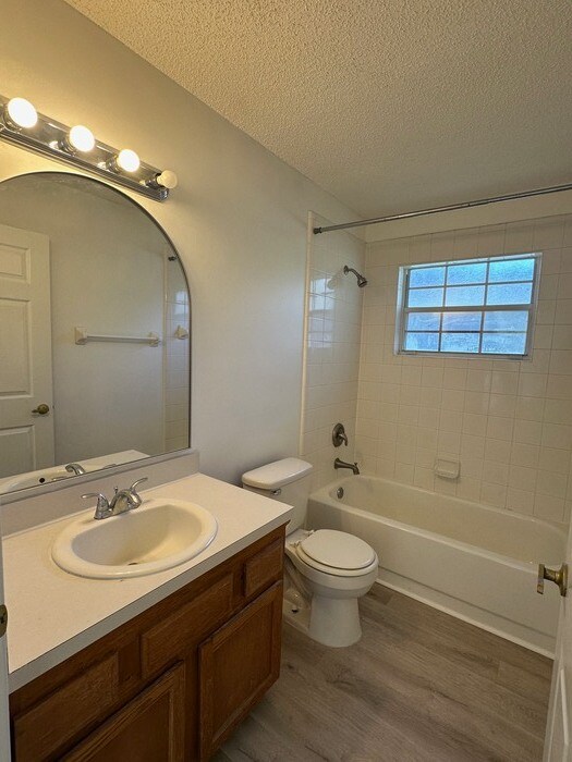 Building Photo - Welcome to this great 3/2 in Mandarin!