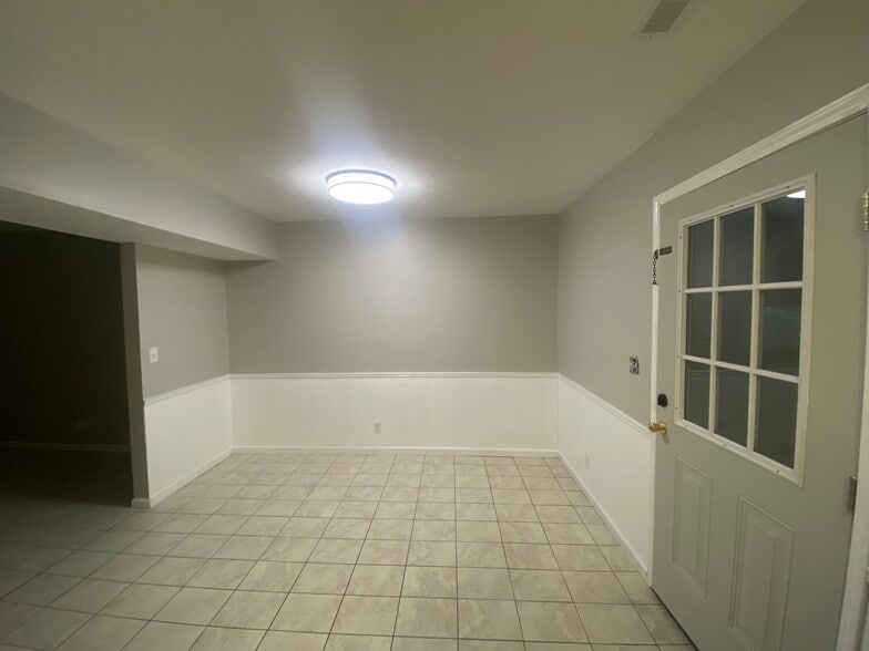 Building Photo - 3400 Maxon Rd