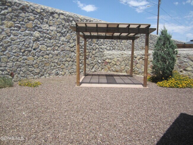 Building Photo - 477 Prime Desert Dr