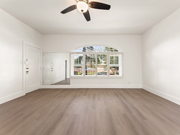 Building Photo - 6250 S Van Ness Ave