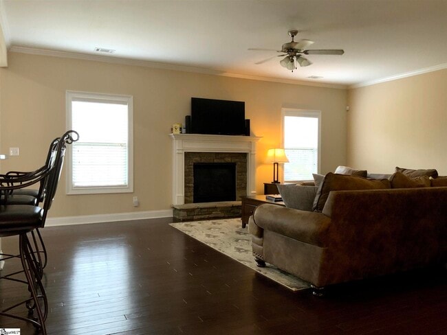 Building Photo - 201 Raven Falls Ln