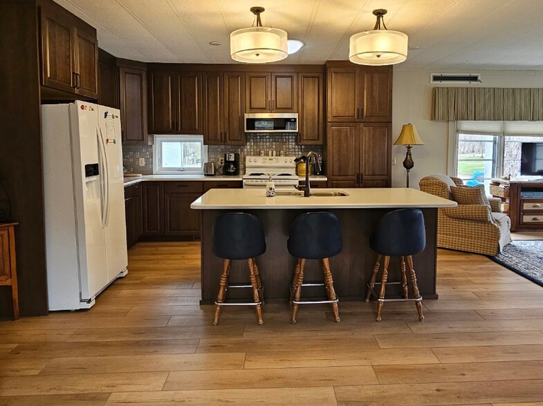 Building Photo - 6437 Bell Meadows