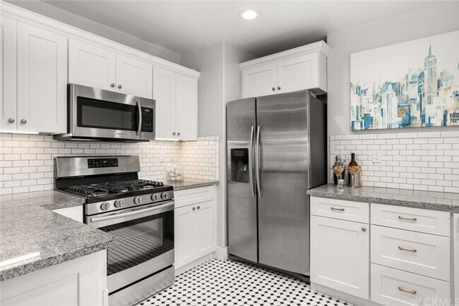 Building Photo - CHARMING HOME IN THE AVENUES