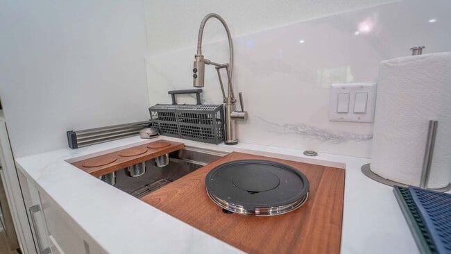 Building Photo - 10573 Jasper Ln