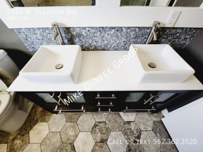 Building Photo - 5140 W Slauson Ave