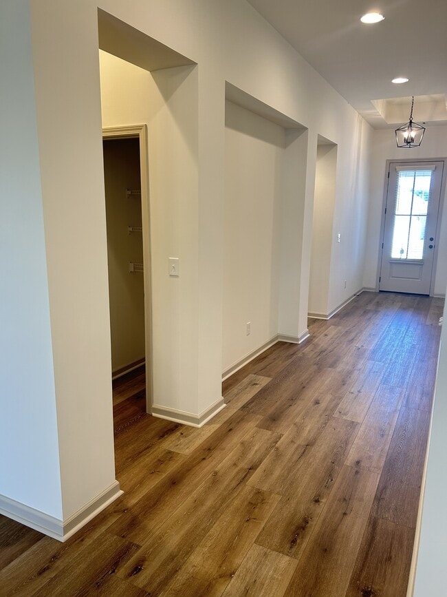 Building Photo - 9508 Dakota Dr