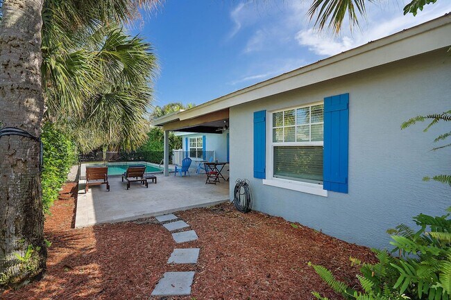 Building Photo - 461 Jupiter Ln