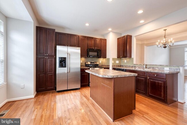 Building Photo - 9301 Paragon Way