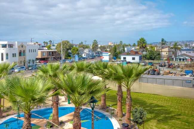 Building Photo - 3 Bedroom Townhome at Bayside Cove!