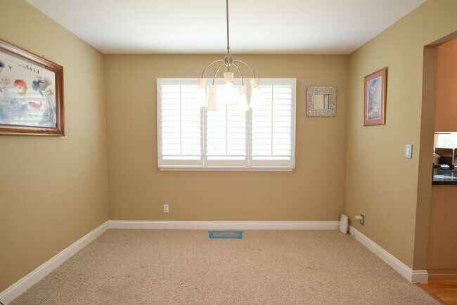 Building Photo - Beautiful 3 Bedroom + Office 2.5 Bath Home...