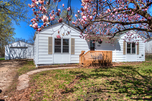 Primary Photo - 4 Bedroom home fully fenced in back yard!
