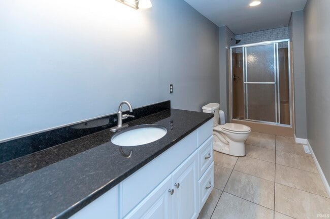 Building Photo - 7122 Woods Dr