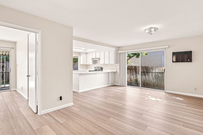 Building Photo - 6741 Altiplano Way