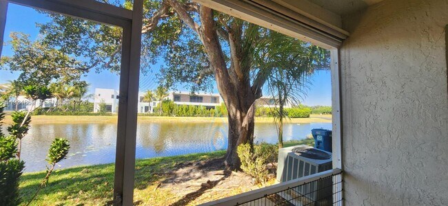 Building Photo - 211 Mallory Ct